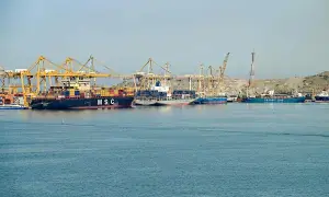 Proposed Hormuz passage deal not feasible for shipping industry, sources say