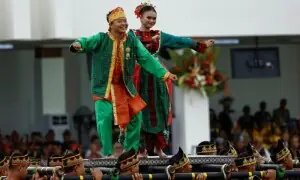 Indonesian clerics say cross-dressing is &lsquo;haram&rsquo;