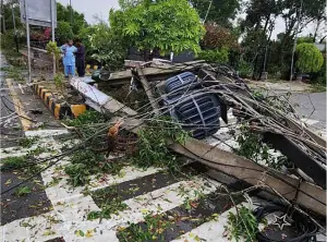 Windstorm, heavy rain hit Rajanpur district