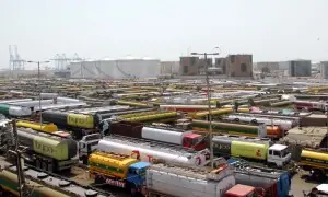Containers to stay off roads as transporters remain divided