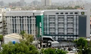 6 Jinnah Sindh Medical University faculty members urge VC to review decision to rehire professor after retirement