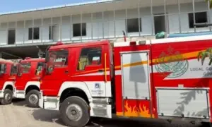 Over 30 shops gutted as fire rips through furniture market in Karachi's Gulistan-i-Johar