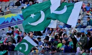 Anti-migrant protesters mistakenly target Pakistan U-19 team hotel in UK
