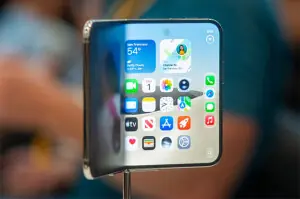 How &lsquo;Korea-dependent&rsquo; is the foldable iPhone?