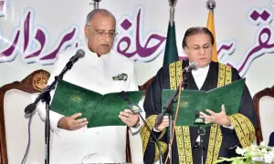 PML-N&rsquo;s Dr Najeeb Naqi sworn in as AJK president
