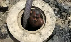 Call to completely ban sending sanitation workers into sewers
