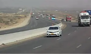 Sindh govt told to decide right of way issue with National Highway Authority along M-9 motorway in 45 days