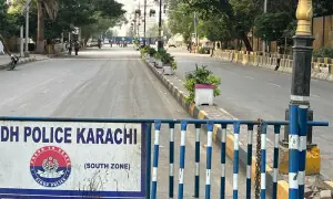 Cop dies in accident on Shahrah-i-Bhutto