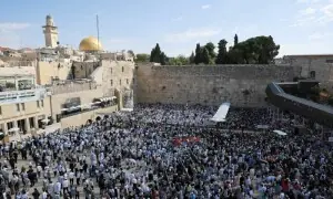 Israeli occupiers storm Al-Aqsa Mosque in East Jerusalem as Palestinian shops forced to close for Jewish prayers