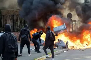 Hundreds of French high schools shut as new violence erupts