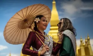 Textile weavers in Laos craft silk keffiyehs to raise funds for Palestine