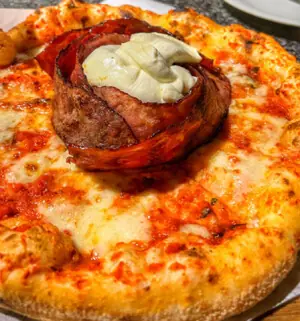 EPICURIOUS: A KARACHI PIZZA CRAWL