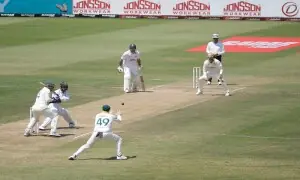 Smith breaks fielding record as Australia take control of first Test
