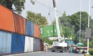 Capital administration finally starts removing containers from roadsides