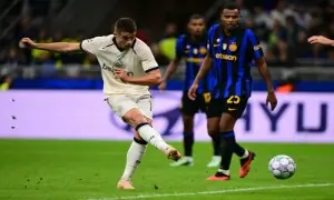 Tresoldi treble stuns Inter, Bayern held as Barcelona rally
