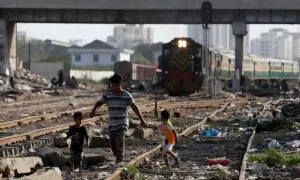 Editorial: While the govt celebrates economic stabilisation, Pakistanis are suffering from deprivation