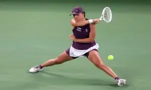 Iga Swiatek moves into Wuhan Open semi-finals