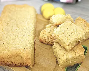 Cook-it-yourself: Fudgy lemon blondies