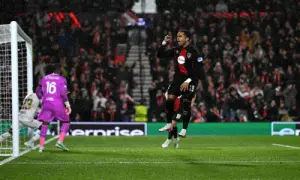 Bournemouth hammer 10-man AC Milan, Juventus denied at the death
