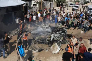 Israeli fire kills four in Gaza, Syrian man
