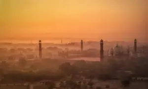 Lahore tops global pollution ranking as air quality turns &lsquo;hazardous&rsquo;