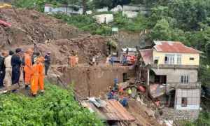 India to evacuate thousands as Cyclone Arnab nears eastern coast