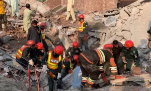 At least 1 killed, 6 injured as roof of under-construction building collapses in Multan