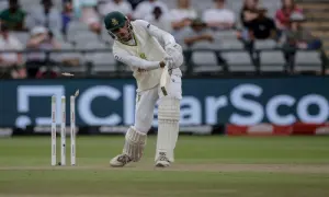 Starc takes six as Australia fight back in South Africa decider