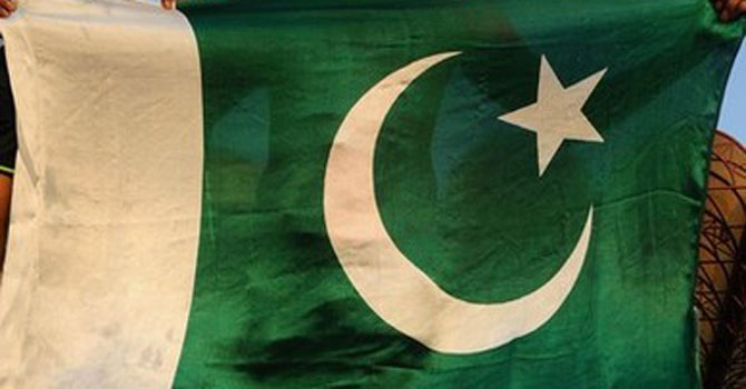 پاکستان کا جھنڈا -- فائل فوٹو