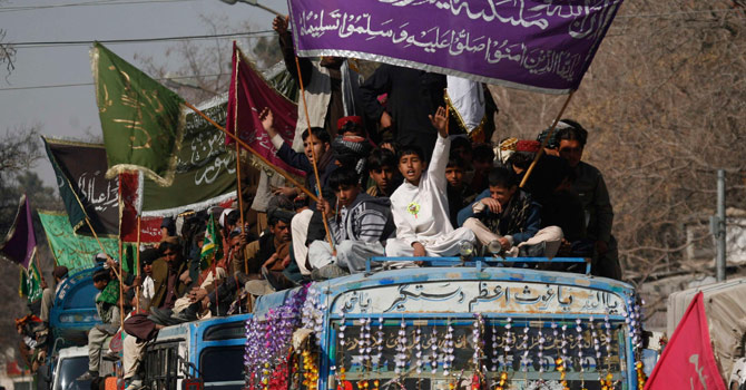 کوئٹہ میں بارہ ربیع الاول پر نکالے گئے ایک جلوس کے شرکا۔ رائٹرز تصویر