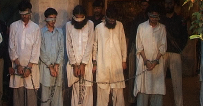 پولیس کے مطابق، دہشت گردوں کا تعلق کالعدم تحریک طالبان پاکستان (ٹی ٹی پی) سے ہے۔ تصویر پشکریہ ظاہر شاہ۔