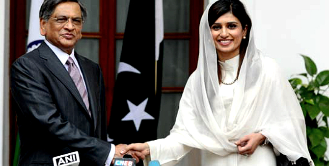 وزیر خارجہ کے بغیر